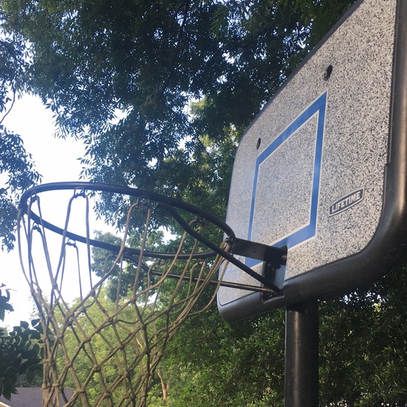 Adjustable height basketball goal - Picture 3 of 7